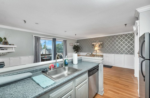 Gilford Maison | Spacious Lake View Laconia Apt Near Weirs Beach