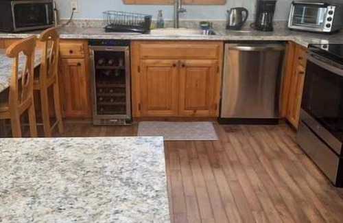 Farmington Maison | Spacious lakefront home with 5 bedrooms & hot tub!