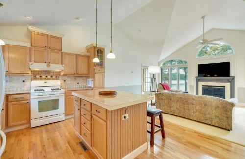 Chetek Maison | Spacious Lakefront New Auburn Home with Sunroom