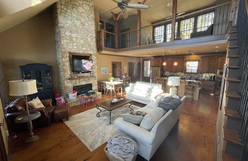 Little Kowaliga Maison | Spacious Lakeside Family Home!