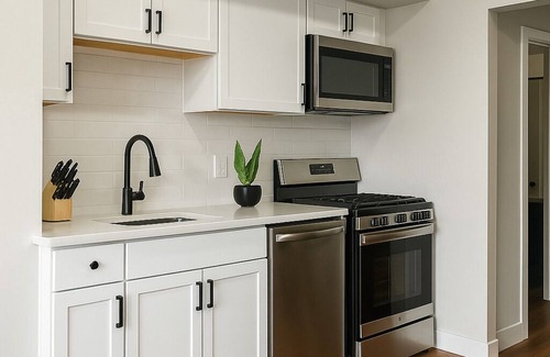Lakewood Maison | Spacious Lakewood Duplex 2BR + Sofa Bed 10 Min to Downtown & Edgewater