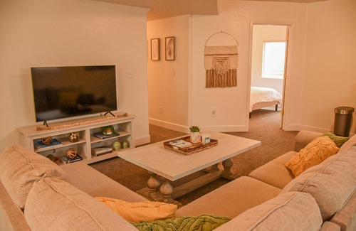 South Alameda Maison | Spacious Lakewood suite near downtown Denver