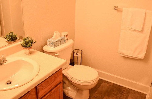South Alameda Maison | Spacious Lakewood suite near downtown Denver