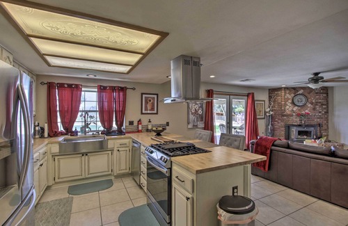 Lancaster Maison | Spacious Lancaster Family Ranch - BBQ & Patio