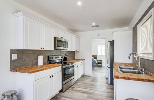 Lexington Maison | Spacious Lexington Home w/ Fire Pit: Hunt & Fish!