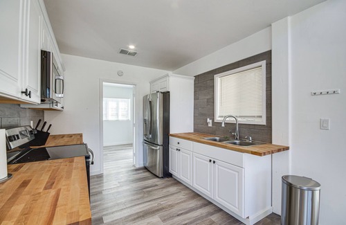 Lexington Maison | Spacious Lexington Home w/ Fire Pit: Hunt & Fish!