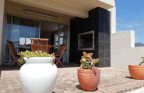 Pringle Bay Maison | Spacieux, lumineux et idéalement situé à -100 m de la plage, à 1h du Cap, Afrique du Sud