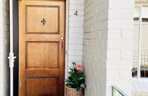 Hawthorn Appartement | Spacious & light-filled, Elm St makes for a homely holiday