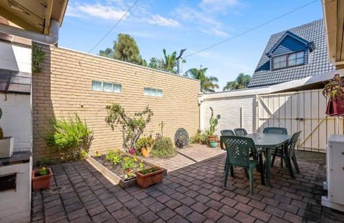 Black Rock Appartement | Spacious, Light filled, One Bedroom House by the Beach