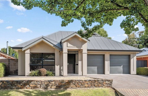 Littlehampton Maison | Spacious Littlehampton Lodge - 4 Bedroom Home with AC