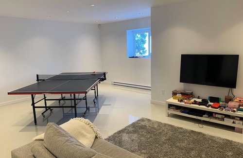 Owl's Head Ski Resort Maison | Spacious living on the Owl's Head mountain