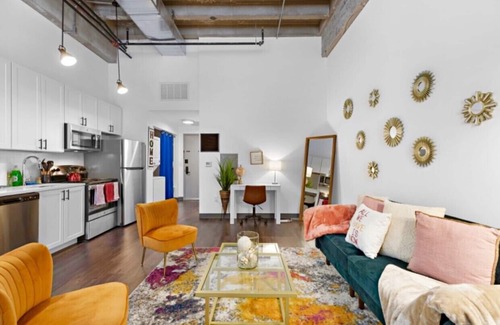Newark Appartement | ⭐️Spacious LOFT W/King BD + Free Parking Near EWR✈️ NYC🗽❤️ & 🇺🇸 DREAM Mall ⭐️