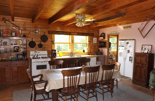 Jefferson Cabine | Retraite spacieuse maison en bois rond avec une vue imprenable sur le comté de Delaware