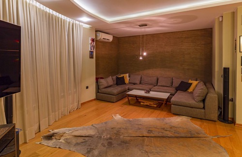 Studentski Grad Appartement | Spacious Lovely 3-Bed Apartment with big balcony