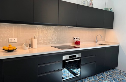 La Goleta Appartement | Appartement traditionnel spacieux et lumineux avec 3 balcons, dans immeuble protégé