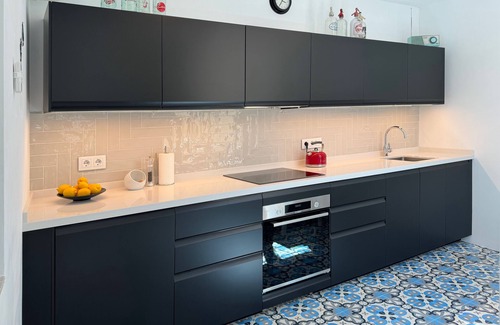 La Goleta Appartement | Appartement traditionnel spacieux et lumineux avec 3 balcons, dans immeuble protégé