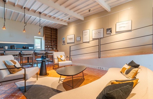 Chateauneuf-le-Rouge Appartement | Spacious, modern loft in a château near Aix.