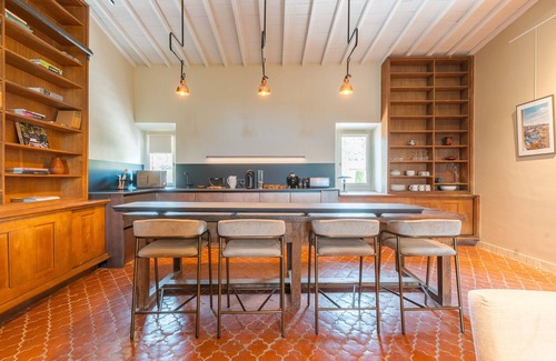 Chateauneuf-le-Rouge Appartement | Spacious, modern loft in a château near Aix.