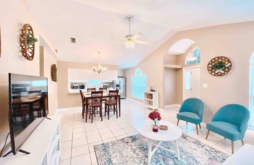 Tallahassee Maison | Spacious Master Bedroom - Near I-10