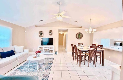 Tallahassee Maison | Spacious Master Bedroom - Near I-10