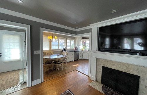 Tulsa Maison | Spacious Midtown 4 bedroom, 3 bath house with private yard. Close to Expo Center
