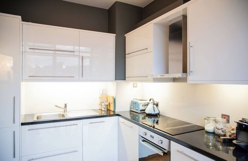 The Liberties Appartement | Spacious, modern 2-bed in Temple Bar with views across the City