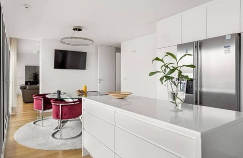 Sao Domingos de Benfica Appartement | Spacious Modern 3BR Apartment with Terrace & City Views near Luz Stadium Benfica