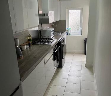 Anfield Maison | Spacious, Modern 3BR House, LFC, Free Parking