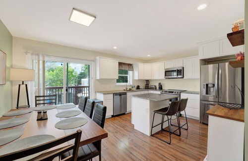 Wilmington Maison | Spacious modern 4-bedroom townhome in Wilmington, up to 10 people