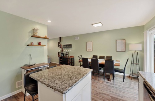 Wilmington Maison | Spacious modern 4-bedroom townhome in Wilmington, up to 10 people