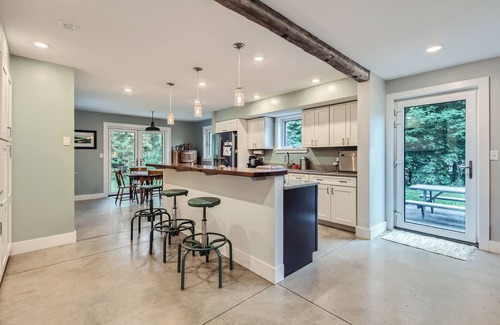 Ithaca Maison | Spacious, modern 4-BR house in serene wooded setting just minutes from downtown