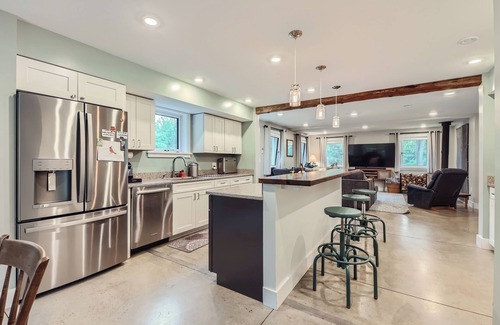 Ithaca Maison | Spacious, modern 4-BR house in serene wooded setting just minutes from downtown