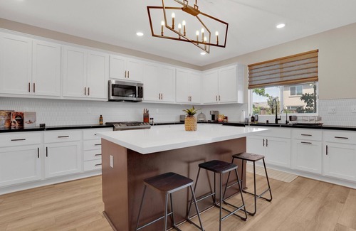 Lathrop Maison | Spacious & modern 5-bedroom home in peaceful Lathrop