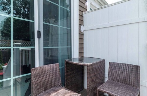 Everett Copropriété | Grande et moderne maison de luxe en duplex près de Boston et Cambridge avec parking gratuit