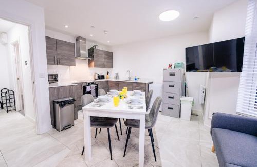 Gabalfa Appartement | Spacious & Modern - One Bed Flat