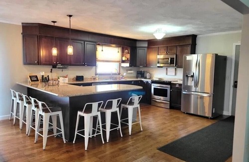 Sugar Grove Maison | Spacious Mountain Retreat – Sleeps 12 – Pool, Hot Tub, Peaceful & Beautiful!