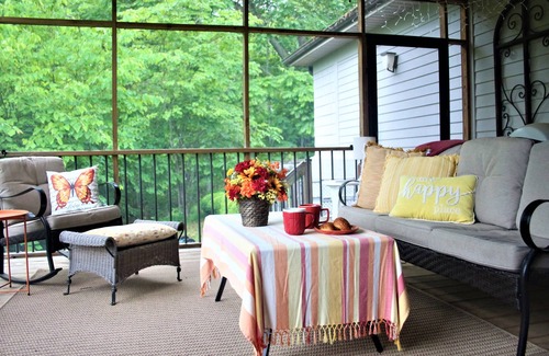 Blacksburg Maison | Spacious mountain retreat in Blacksburg with panoramic views and close to VT.