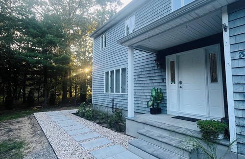 Riverhead Maison | Spacious multiples bedroom house in enchanting Calverton with WiFi, AC