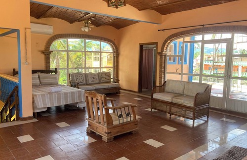 La Penita de Jaltemba Maison | Spacious 6-bedroom house in beautiful La Peñita de Jaltemba with WiFi, AC