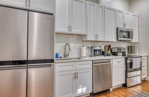 Benton Park Maison | Spacious, NEW 1 BD 1 BA Apt