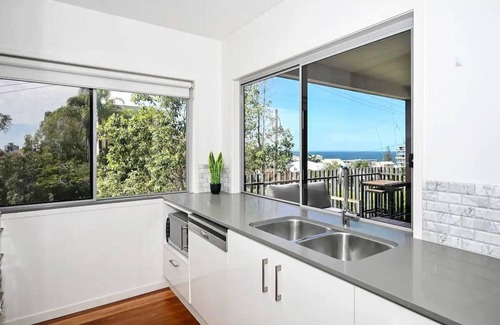 Kings Beach Appartement | Spacious New 2 bedroom Kings Beach Townhouse ZF2