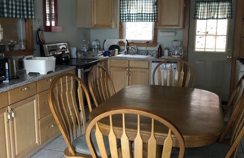 Alton Bay Maison | Spacious New Hampshire mountain waterfront get away house. Boats & private docks