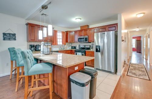 Newark Maison | Spacious Newark Duplex in Walkable Location!