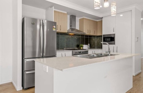 Heathwood Maison | Spacious Newly Furnished 4BD Family Retreat
