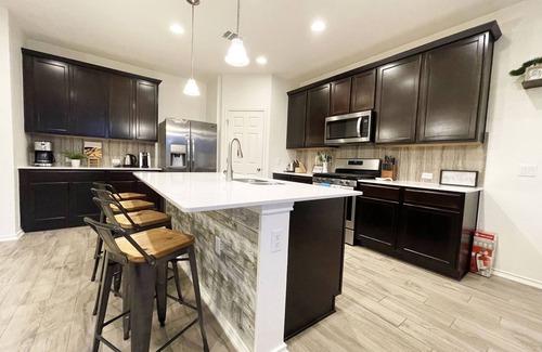 Wells Branch Maison | Spacious N Austin Retreat with a quick drive to Domain and Downtown Austin