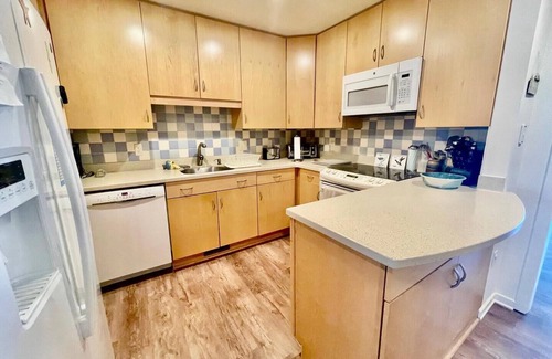 North Shores Maison | Spacious North Shores Townhome: Steps to Beach, Pool, Tennis, & Playground!