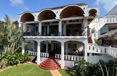 Rincon de Guayabitos Appartement | Spacious one bedroom oceanfront apartment