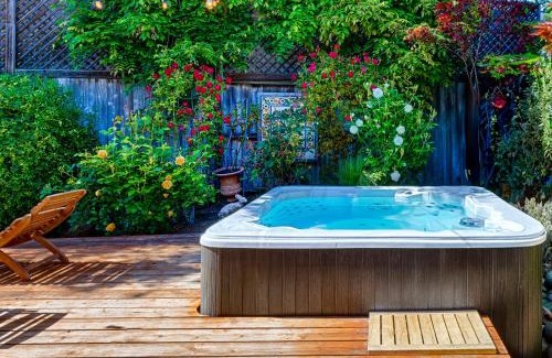 Sonoma Maison | Spacious Oasis Hot Tub Backyard Garden 3BR/2BA