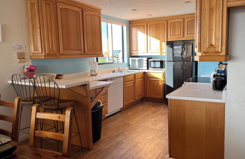 South Mission Beach Copropriété | Spacious Oceanfront Retreat – Steps from Boardwalk & Beach - stunning Sunsets