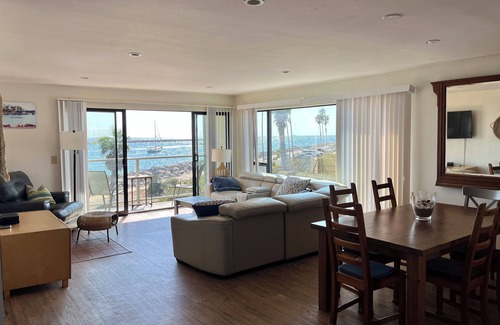 South Mission Beach Copropriété | Spacious Oceanfront Retreat – Steps from Boardwalk & Beach - stunning Sunsets